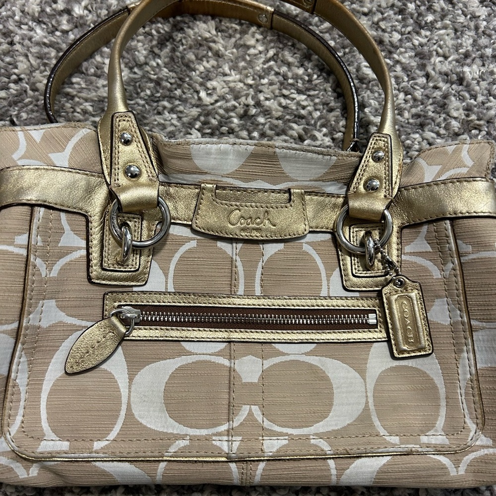 Coach Penelope Cream Gold bag/purse. J089313290.  Used.  Good condition.